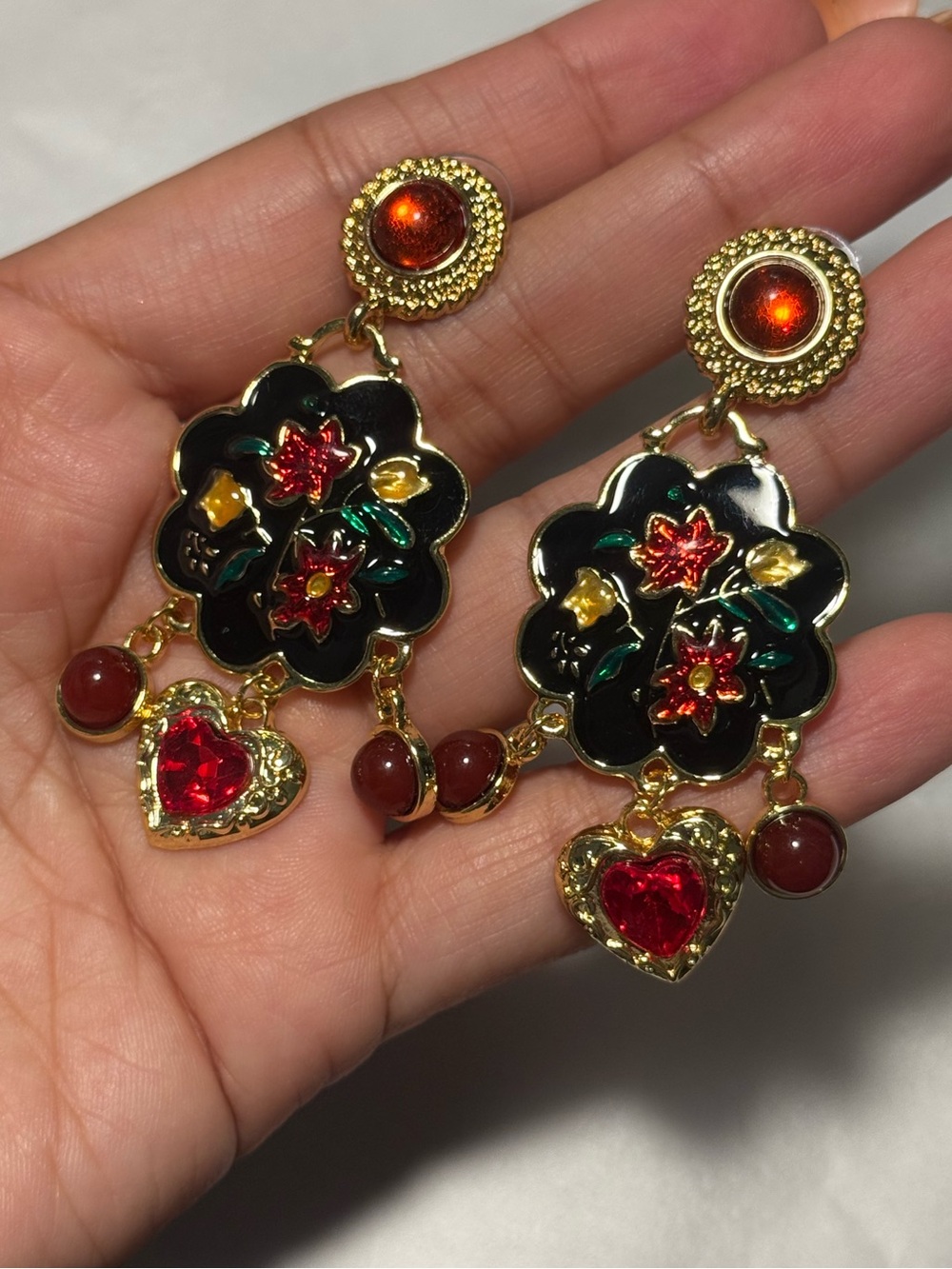 Vintage Floral Dangle Earrings in Black & Red enamel Like New